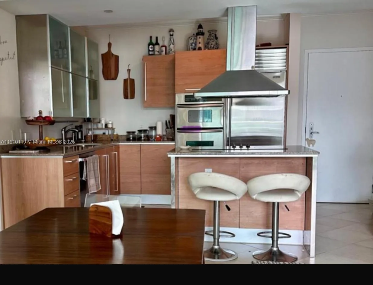 218 SE 14th St # 1003, Miami, FL 33131 photo 9