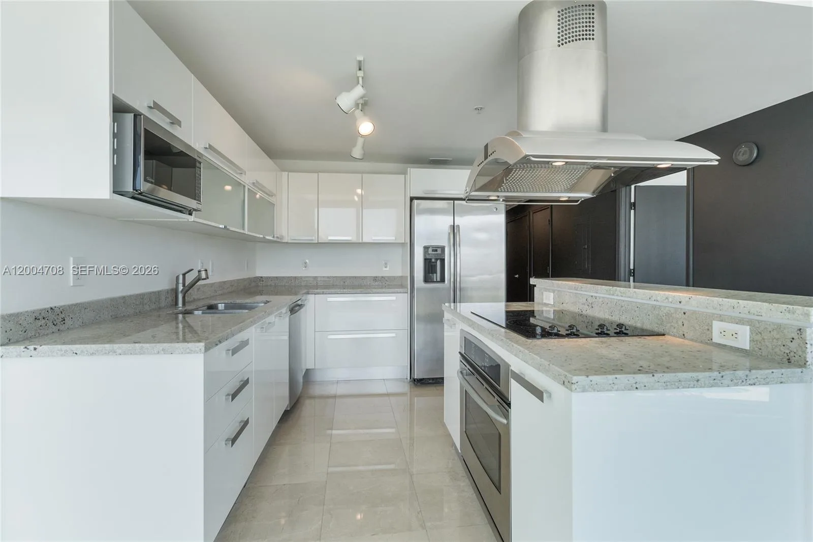 601 NE 36th St # 801, Miami, FL 33137 photo 6
