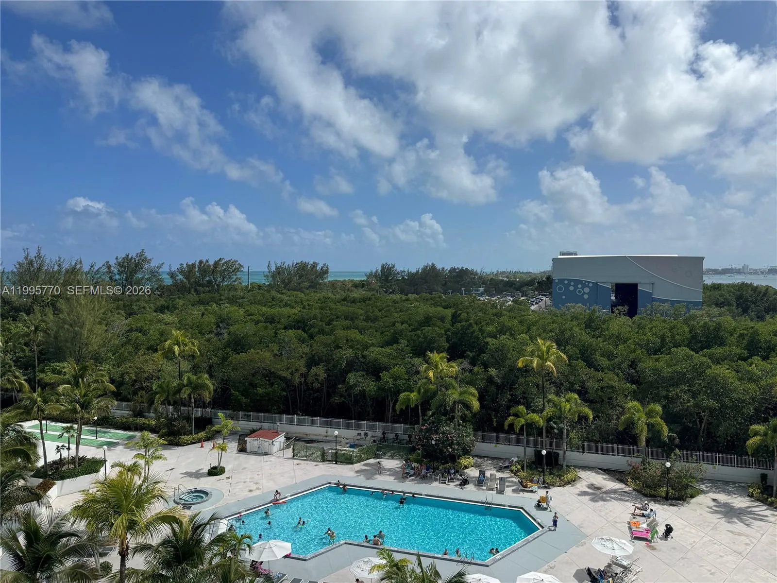 100 Bayview Dr # 725, Sunny Isles Beach, FL 33160 photo 2