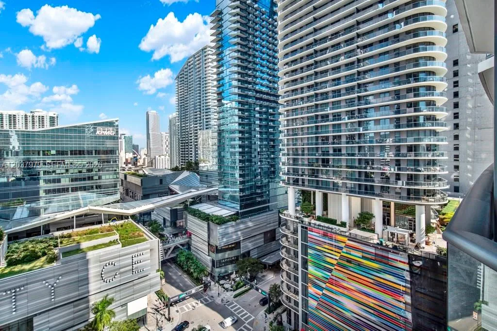 45 SW 9th St # 1609, Miami, FL 33130
