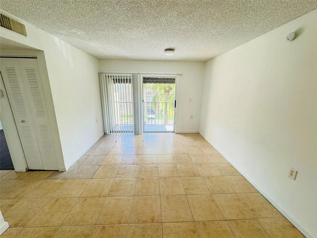 1068 N BENOIST FARMS Road # 302, West Palm Beach, FL 33411 photo 2