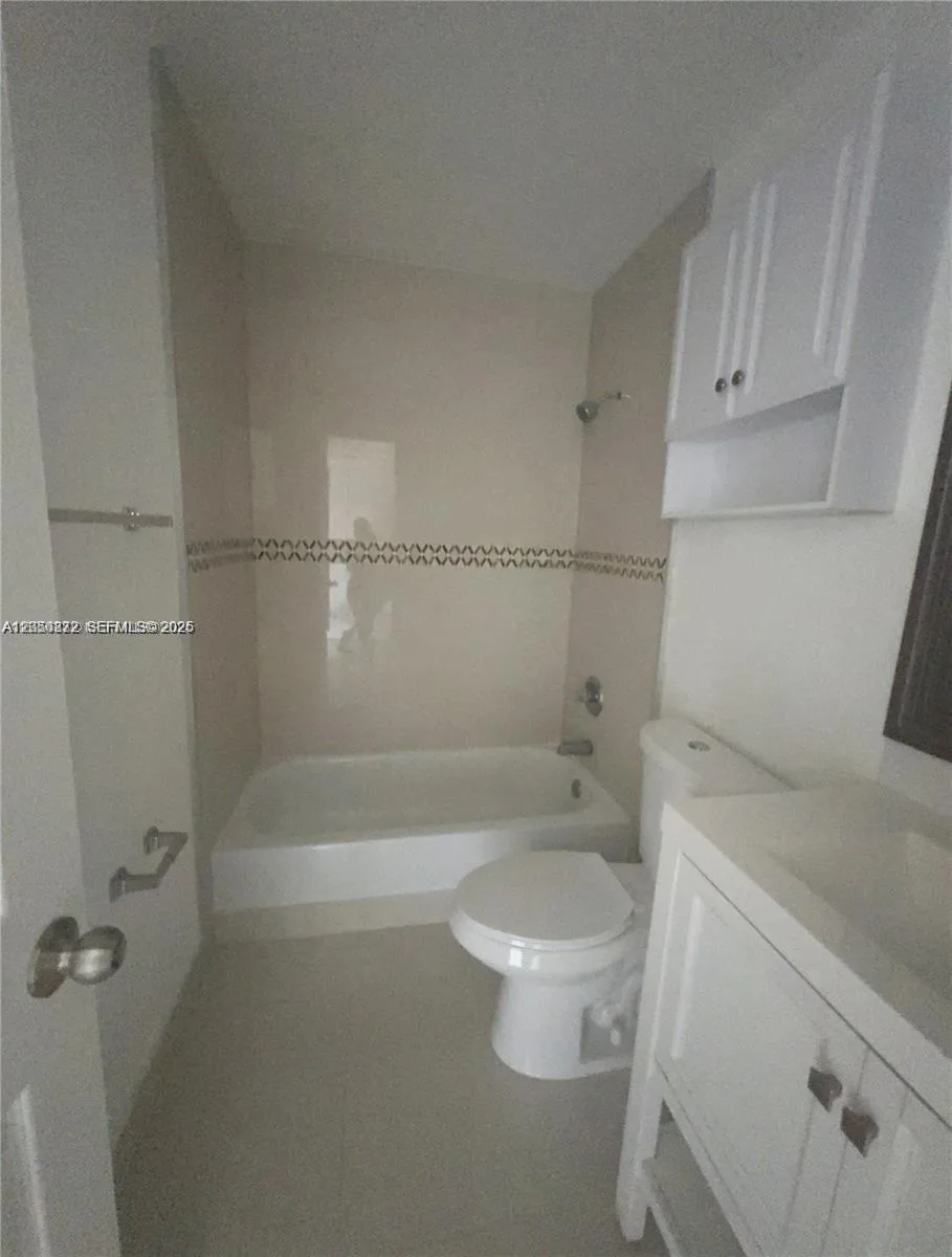 6970 NW 186th St # 3-502, Hialeah, FL 33015 photo 9