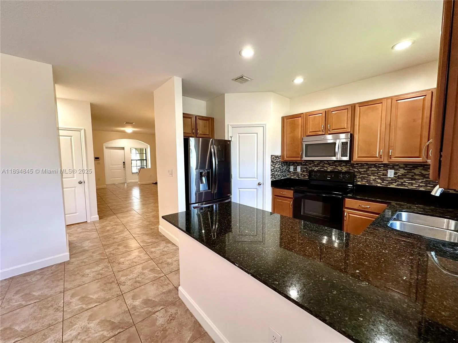 404 NE 194th Ter, Miami, FL 33179 photo 5