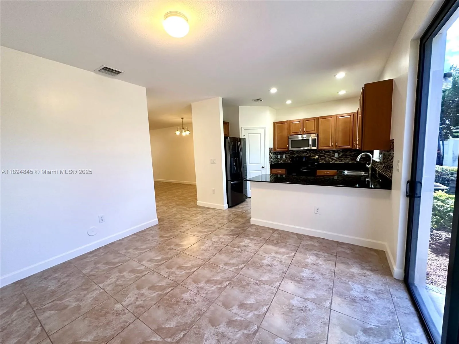 404 NE 194th Ter, Miami, FL 33179 photo 6