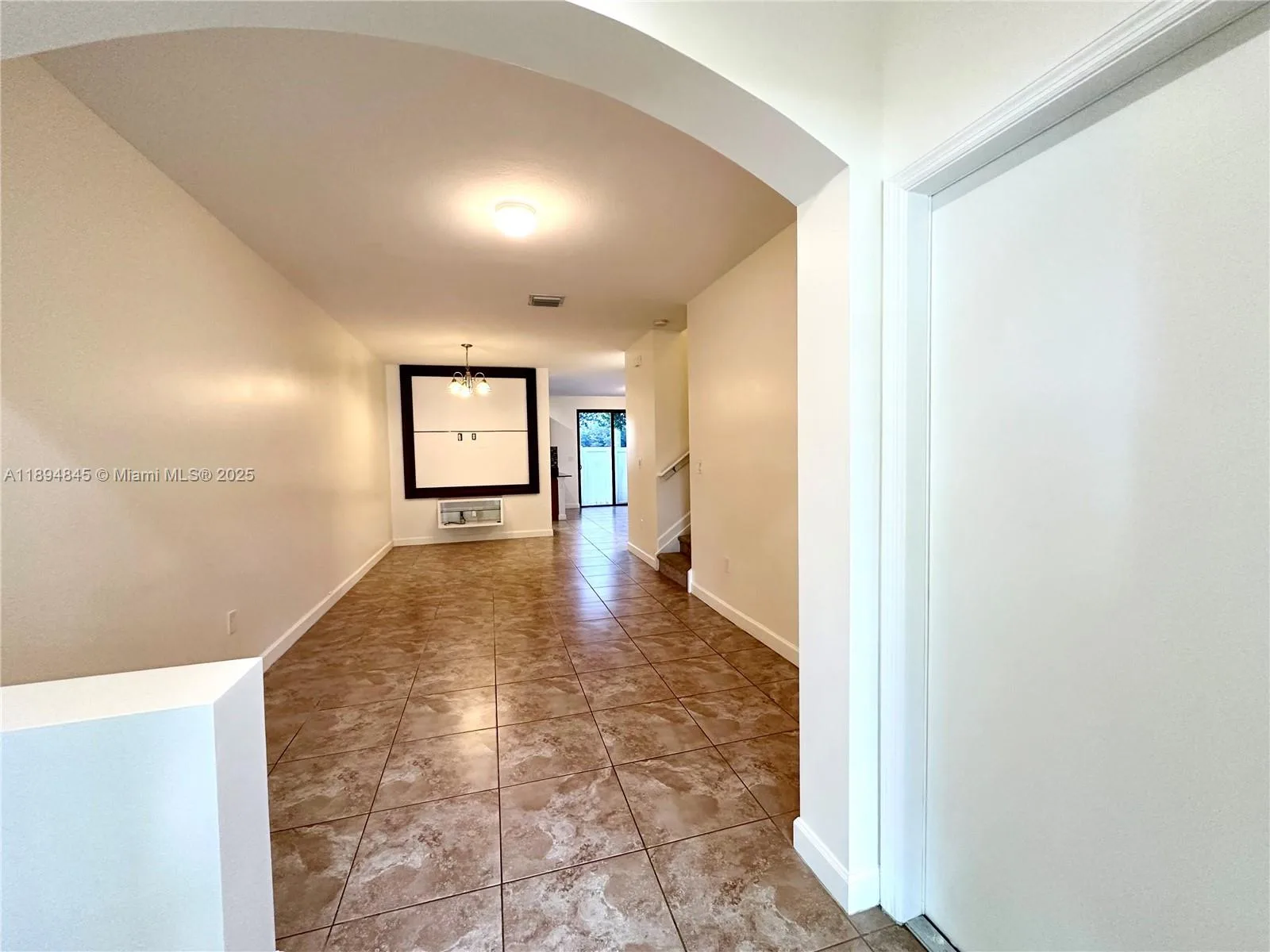 404 NE 194th Ter, Miami, FL 33179 photo 9