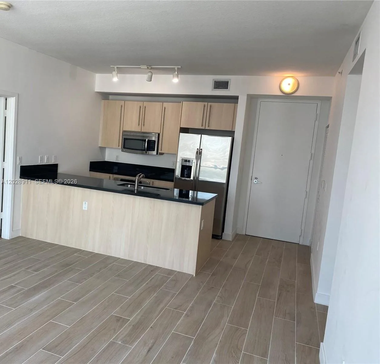 1111 SW 1st Ave # 3123-N, Miami, FL 33130 photo 2