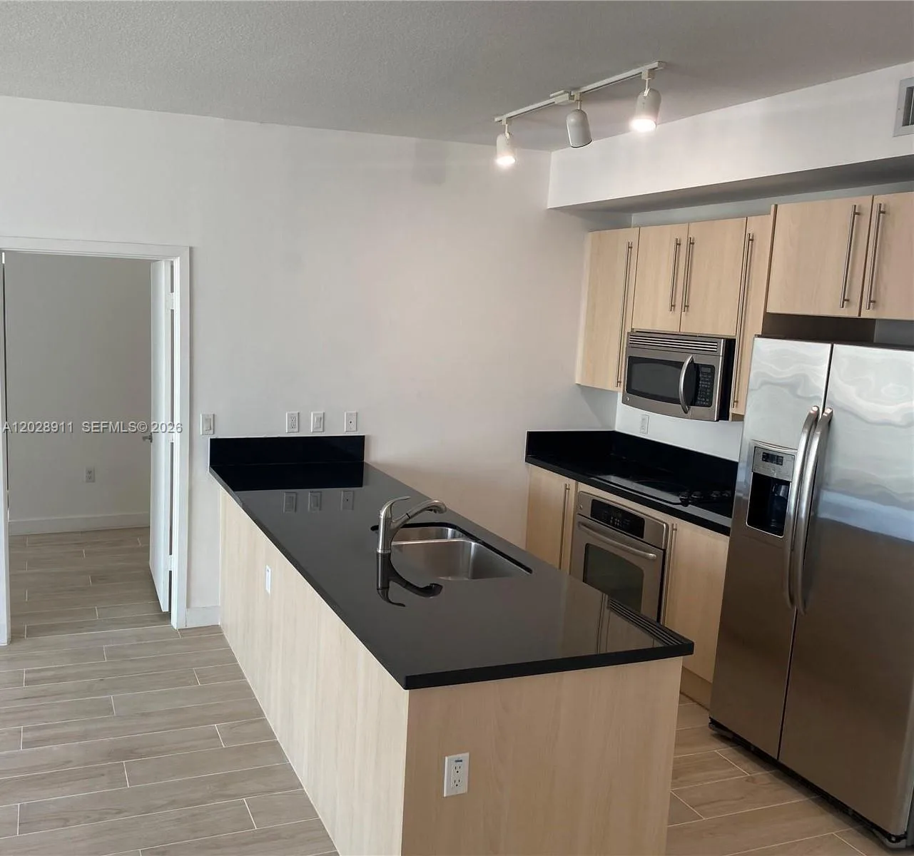 1111 SW 1st Ave # 3123-N, Miami, FL 33130 photo 3