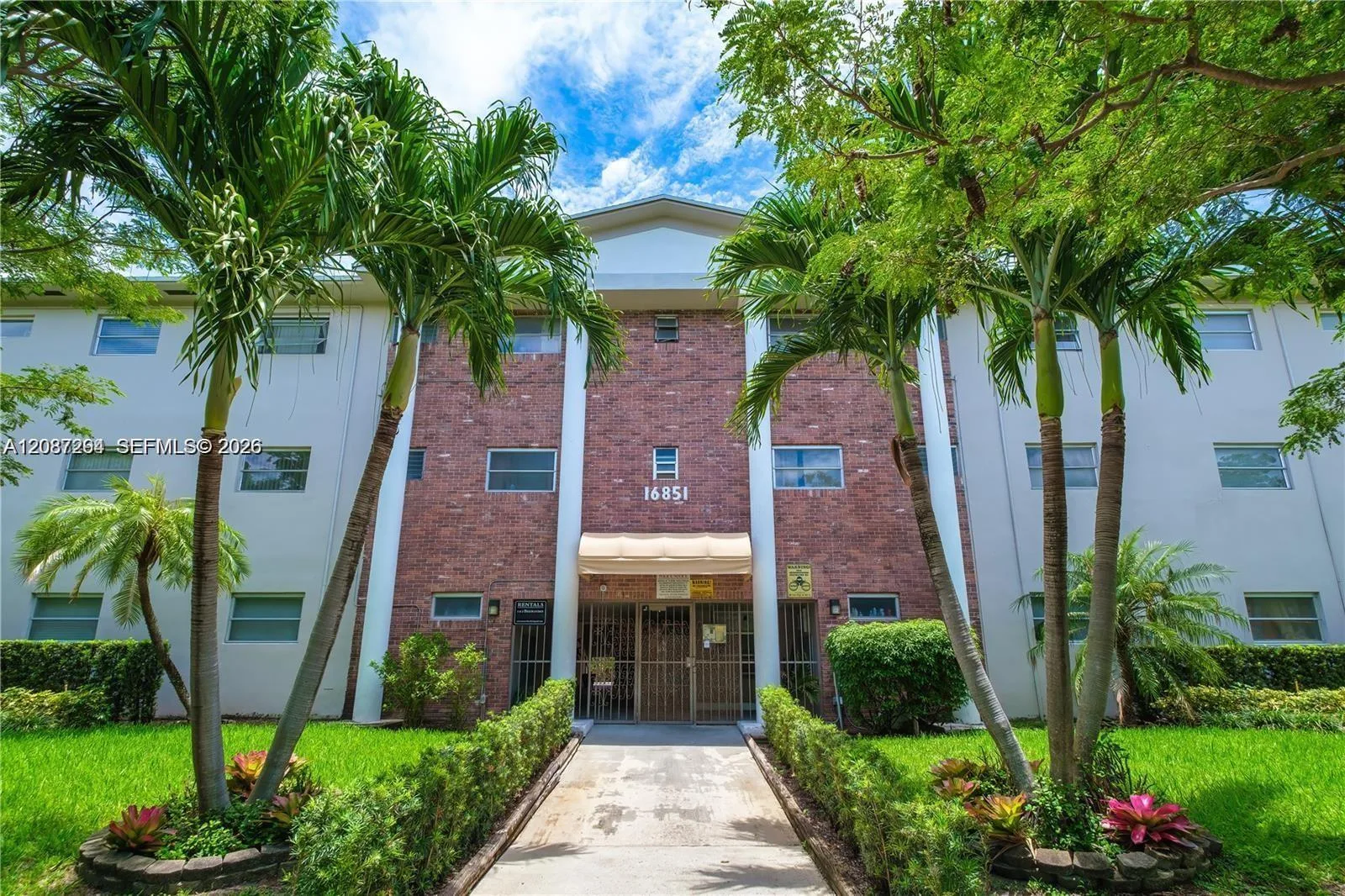 16851 NE 18th Ave # 302, North Miami Beach, FL 33162