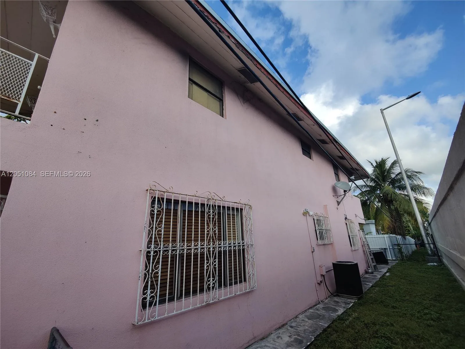 945 NW 19th Ave, Miami, FL 33125 photo 6