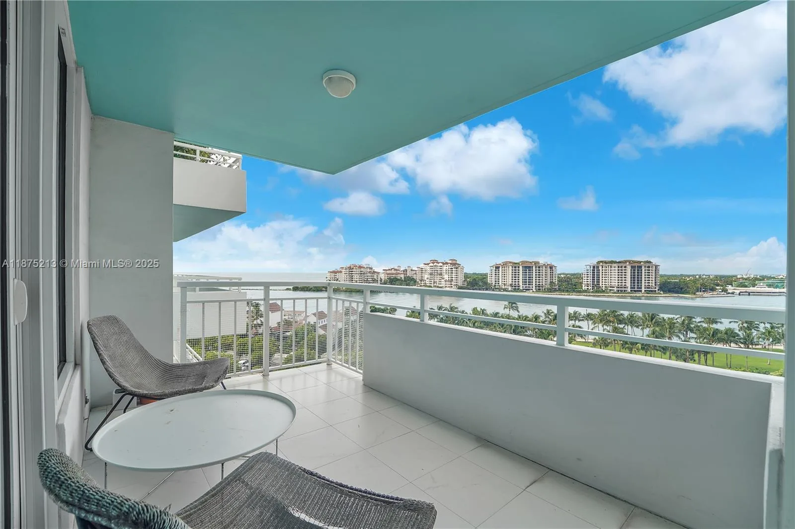 400 S Pointe Dr # 901, Miami Beach, FL 33139
