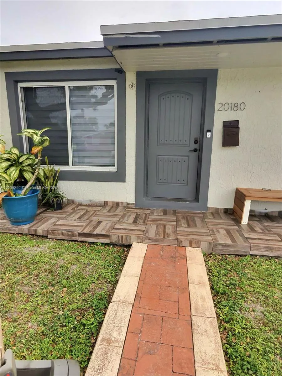 20180 NW 14th Ct, Miami Gardens, FL 33169 photo 10
