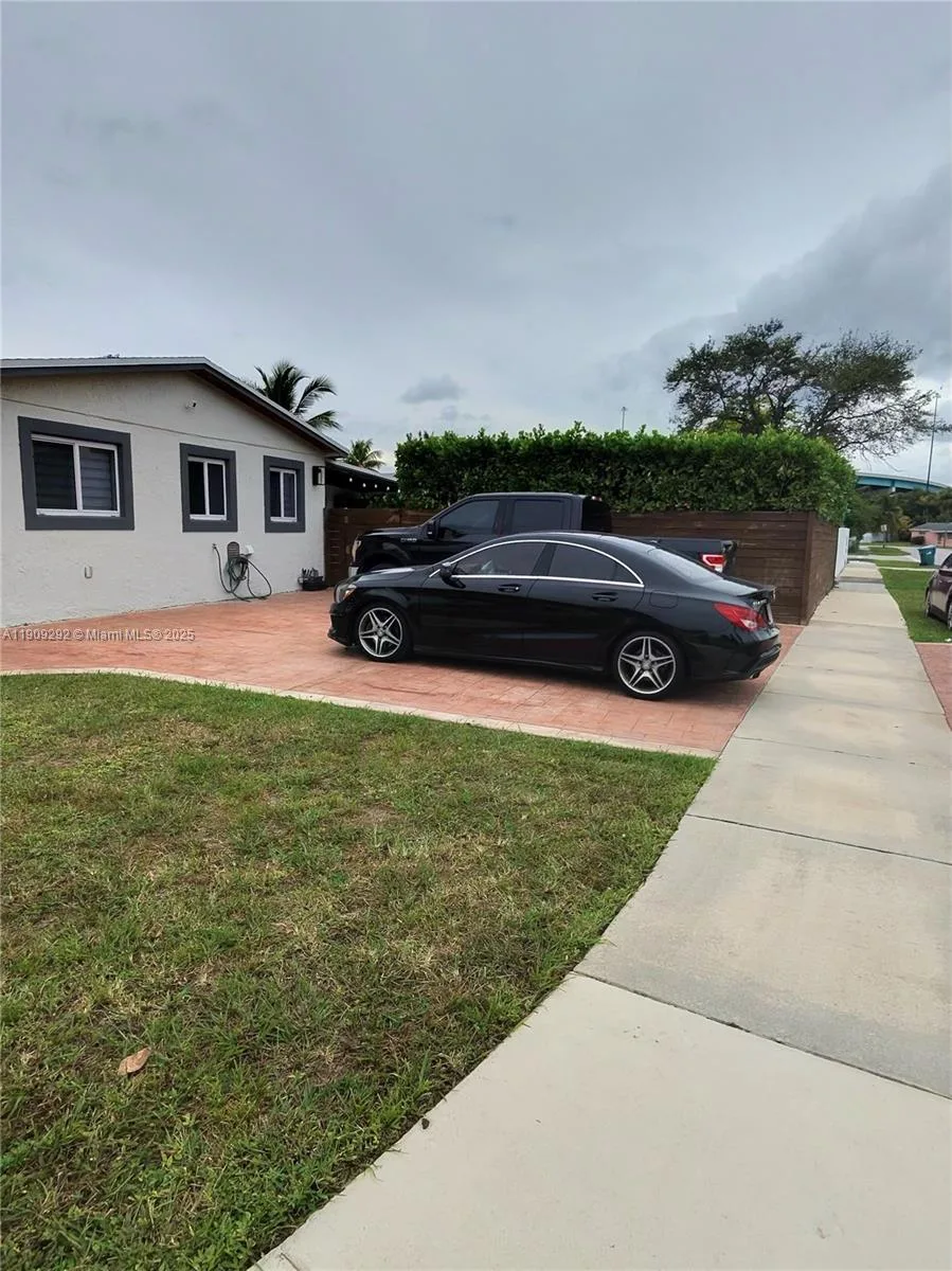 20180 NW 14th Ct, Miami Gardens, FL 33169 photo 7