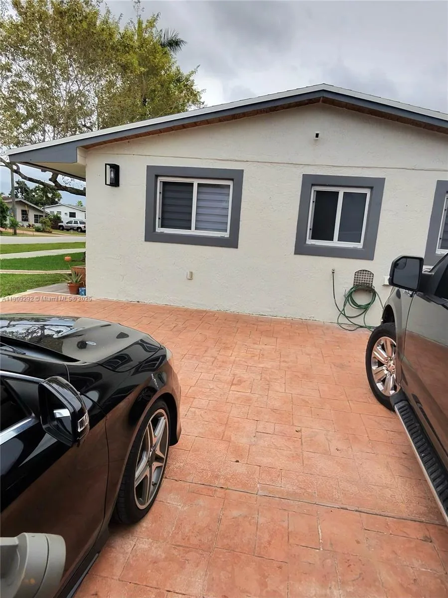 20180 NW 14th Ct, Miami Gardens, FL 33169 photo 8