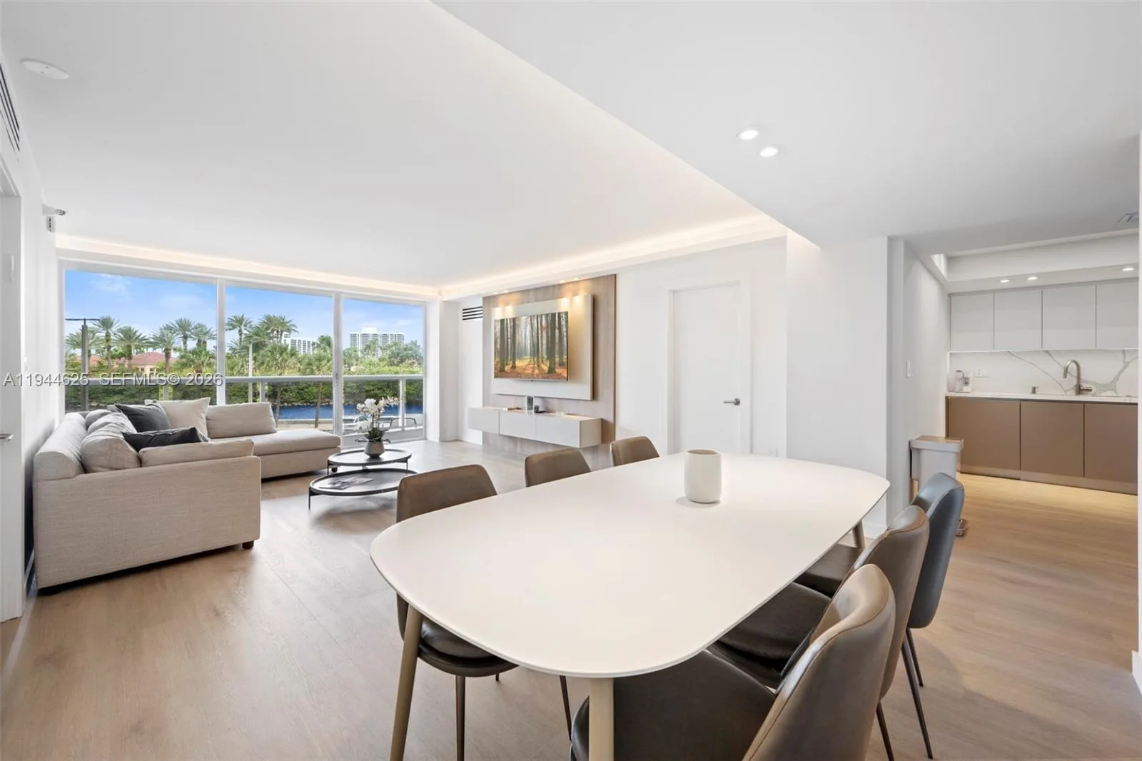 20505 E Country Club Dr # 231, Aventura, FL 33180