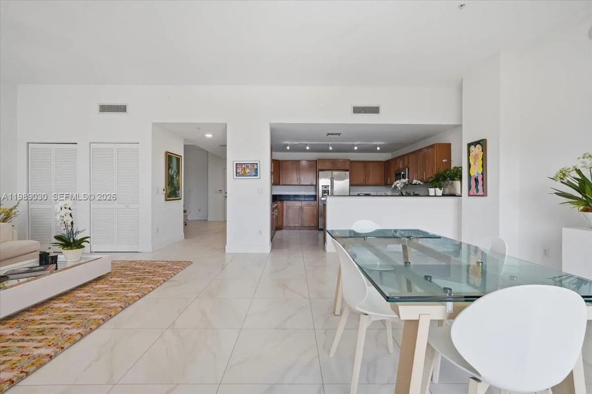 8390 SW 72nd Ave # 106, Miami, FL 33143 photo 3