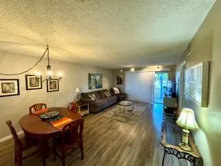 553 Covered Bridge Boulevard, Lake Worth, FL 33467 — zdjęcie 2