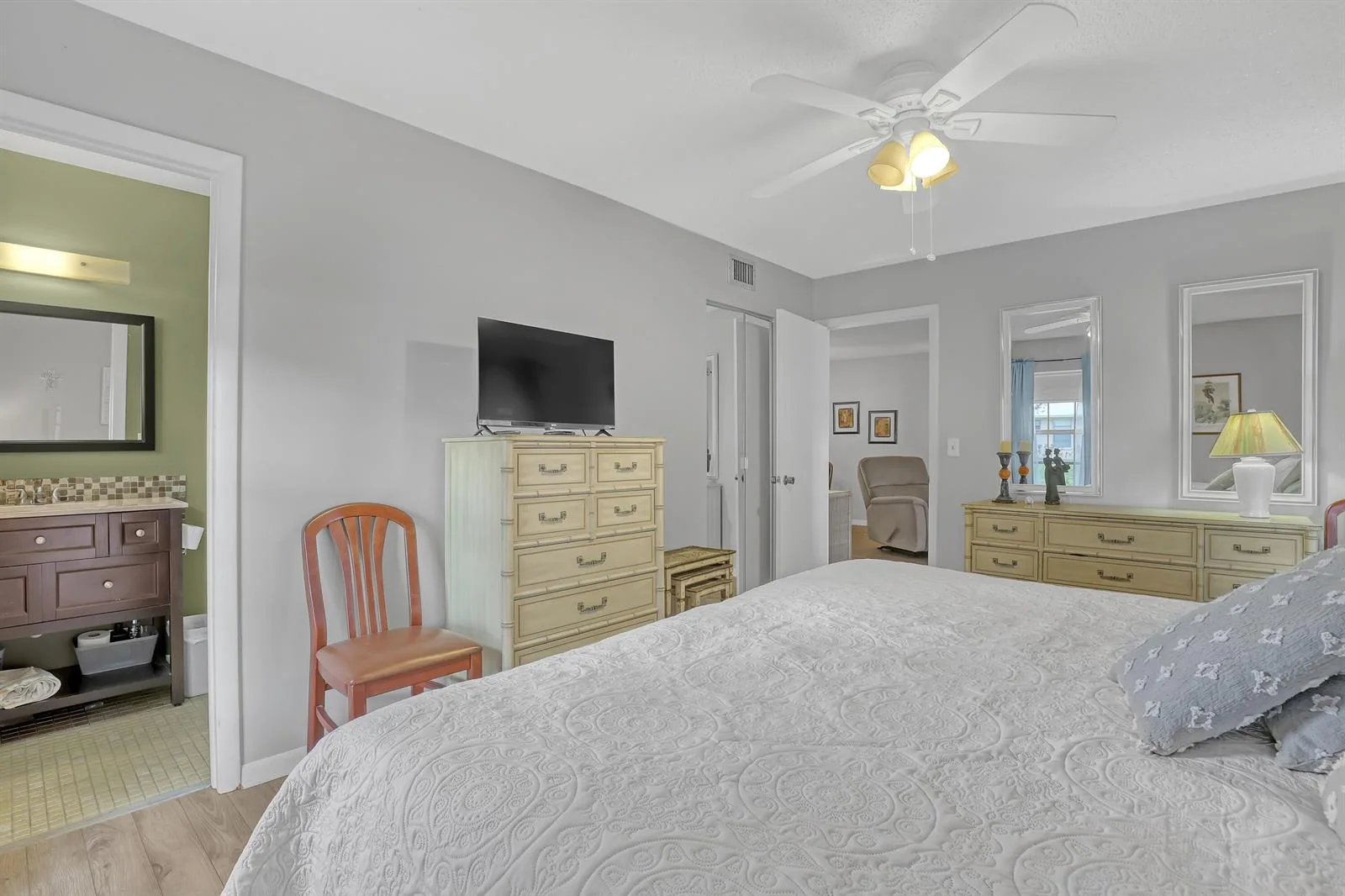 553 Covered Bridge Boulevard, Lake Worth, FL 33467 photo 9