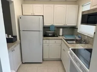 1117 Lake Terrace # 105, Boynton Beach, FL 33426 photo 2