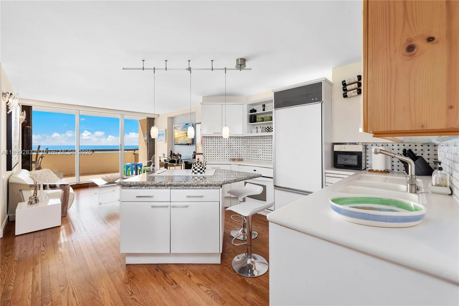 2555 Collins Ave # 607, Miami Beach, FL 33140 photo 13