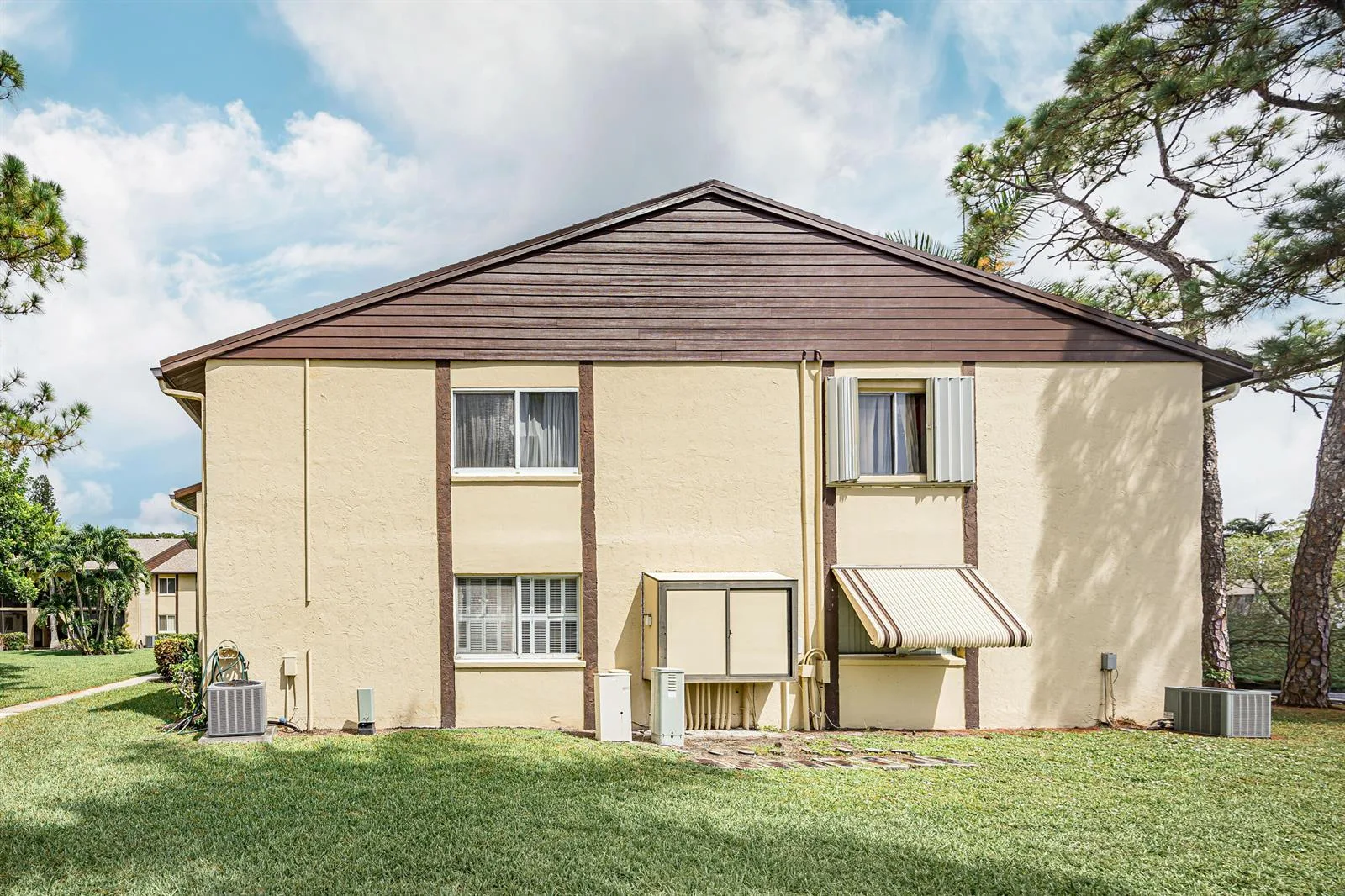 311 Pine Ridge Circle # B-1, FL 33463