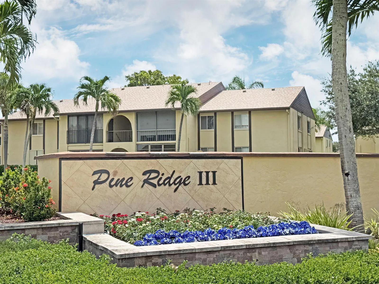 311 Pine Ridge Circle # B-1, FL 33463 photo 3
