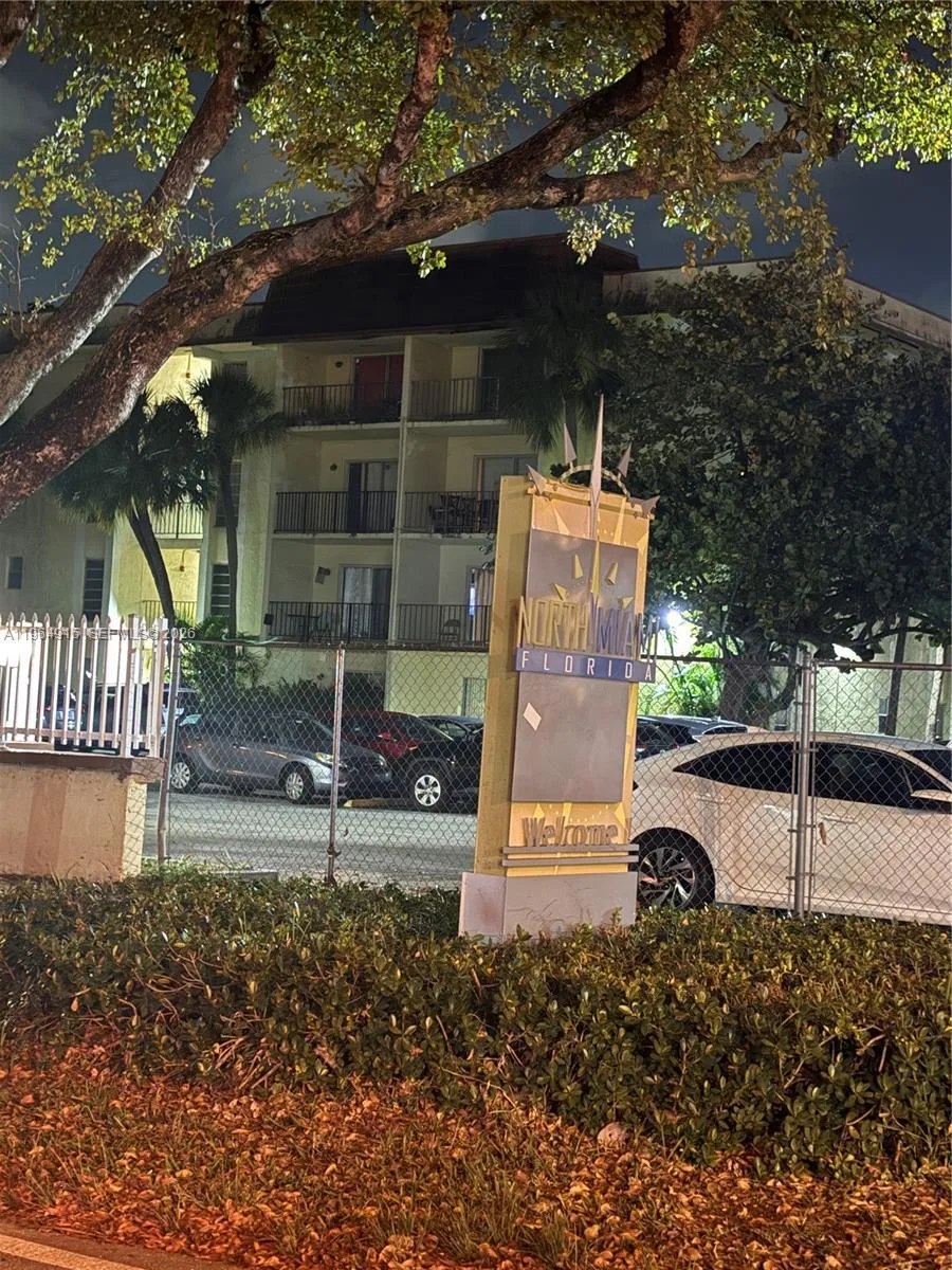 11905 NE 2nd Ave # C306, North Miami, FL 33161 photo 3