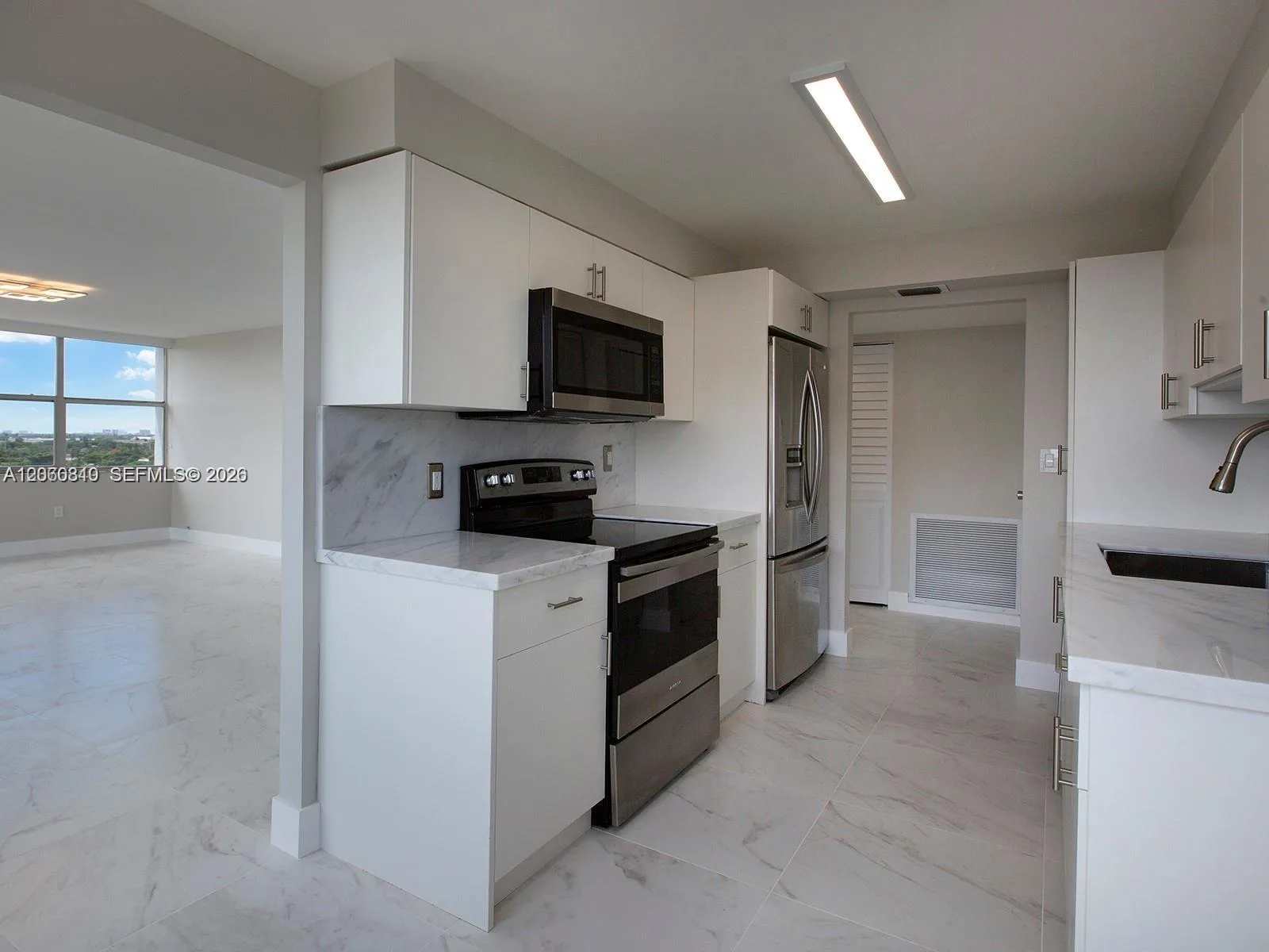 1200 NE Miami Gardens Dr # 1013W, Miami, FL 33179 photo 2