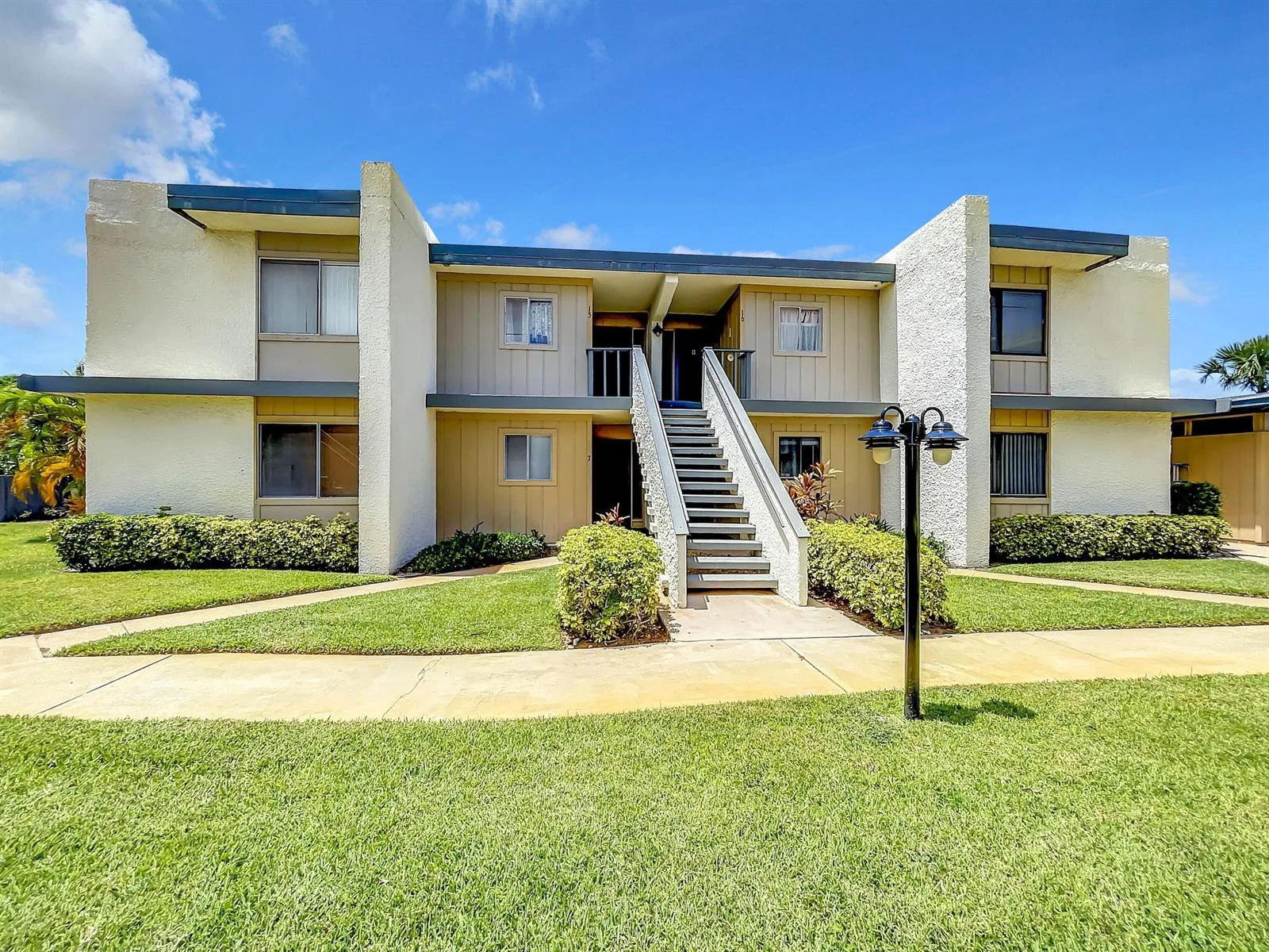 1551 NE 13th Terrace # A16, Jensen Beach, FL 34957
