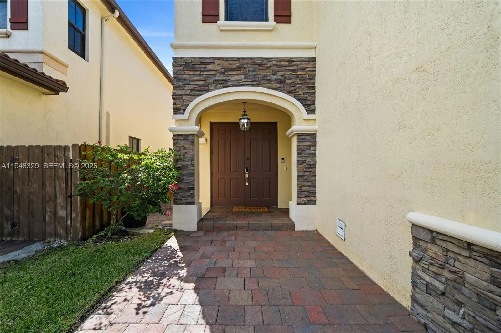 8658 NW 99th Path, Doral, FL 33178 photo 2