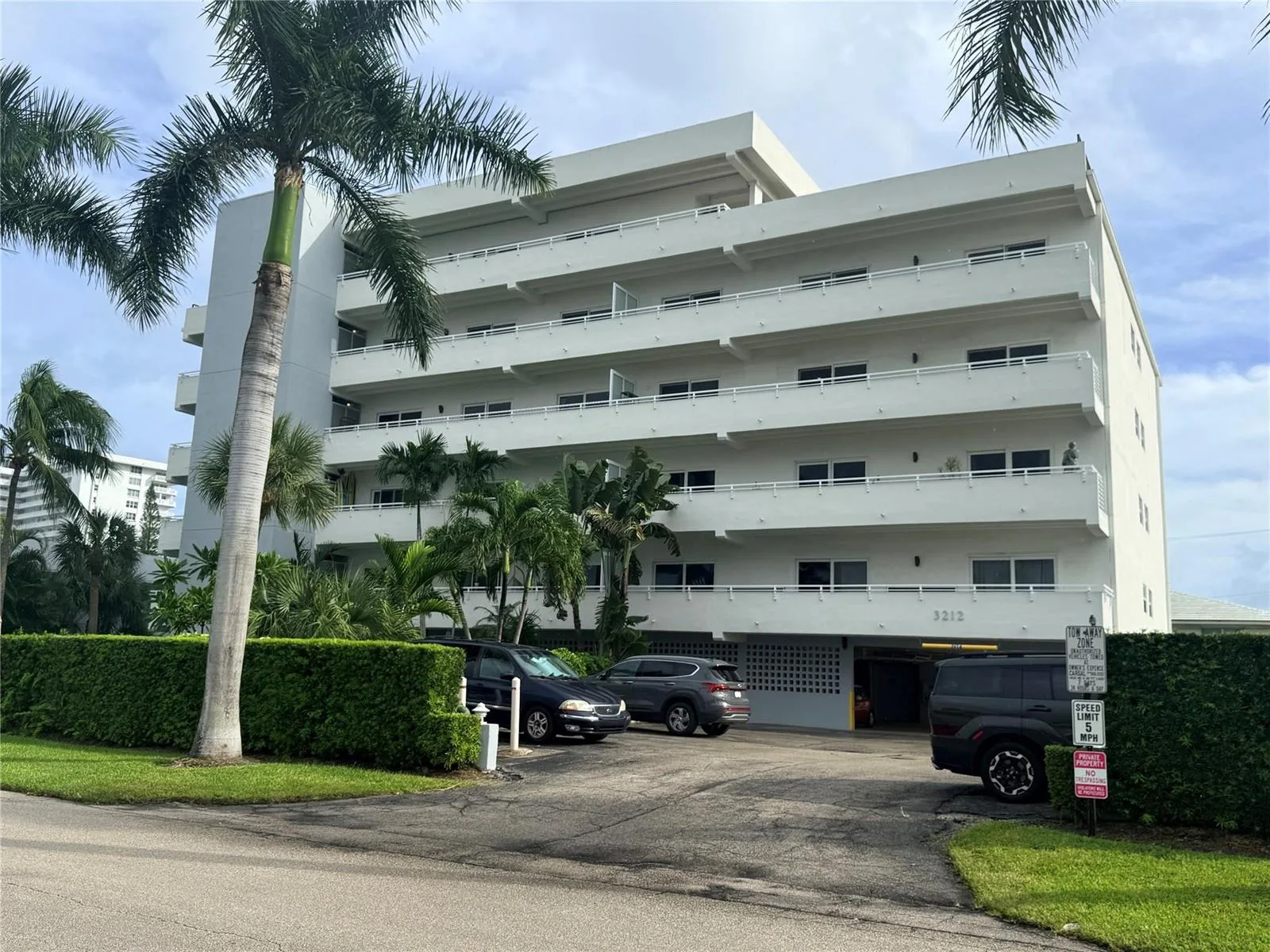3212 NE 12th Street # 303, Pompano Beach, FL 33062