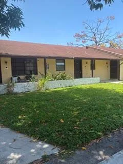475 Glenwood Drive, West Palm Beach, FL 33415 photo 2