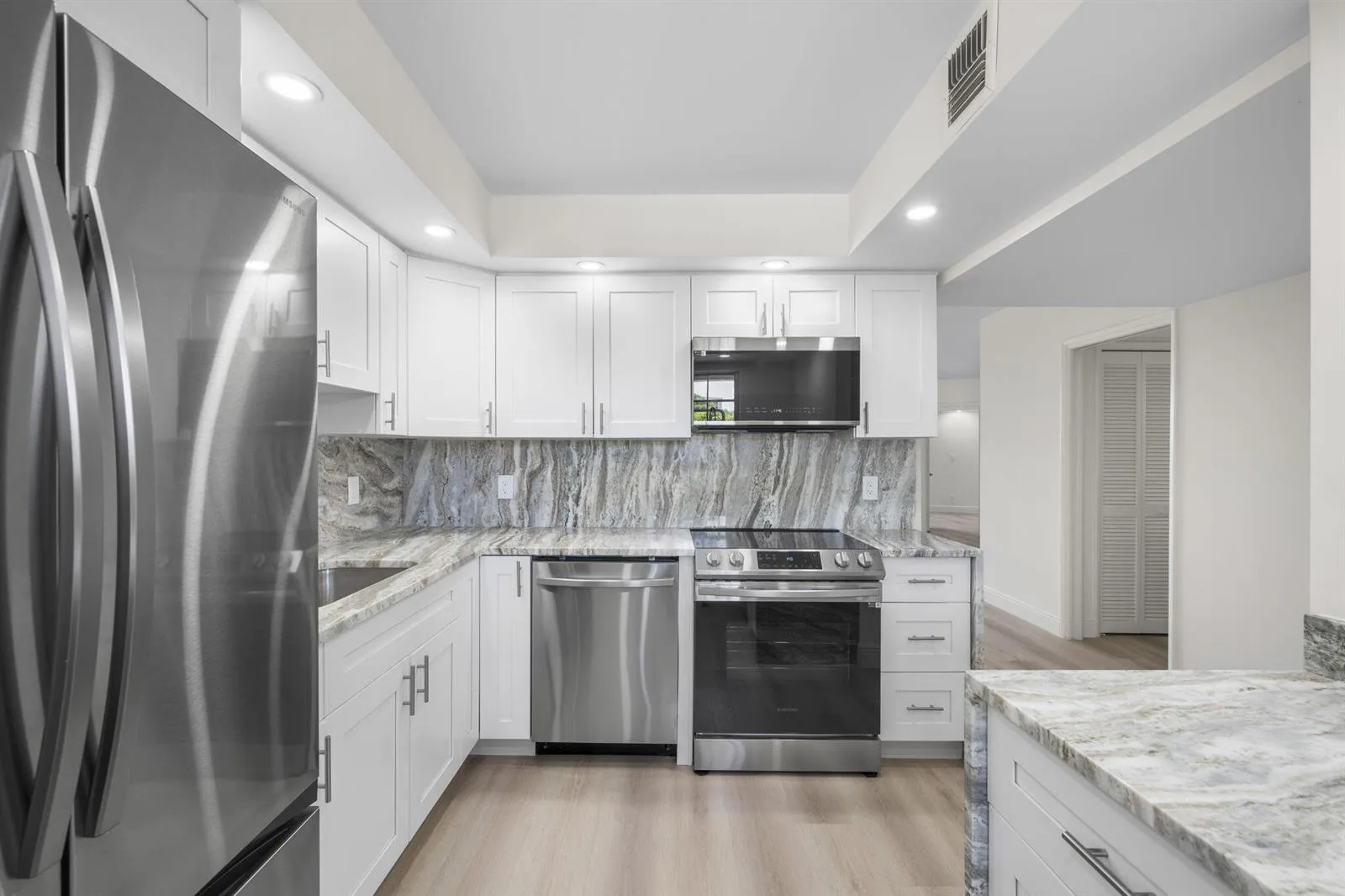 4020 W PALM AIRE Drive # 408, Pompano Beach, FL 33069