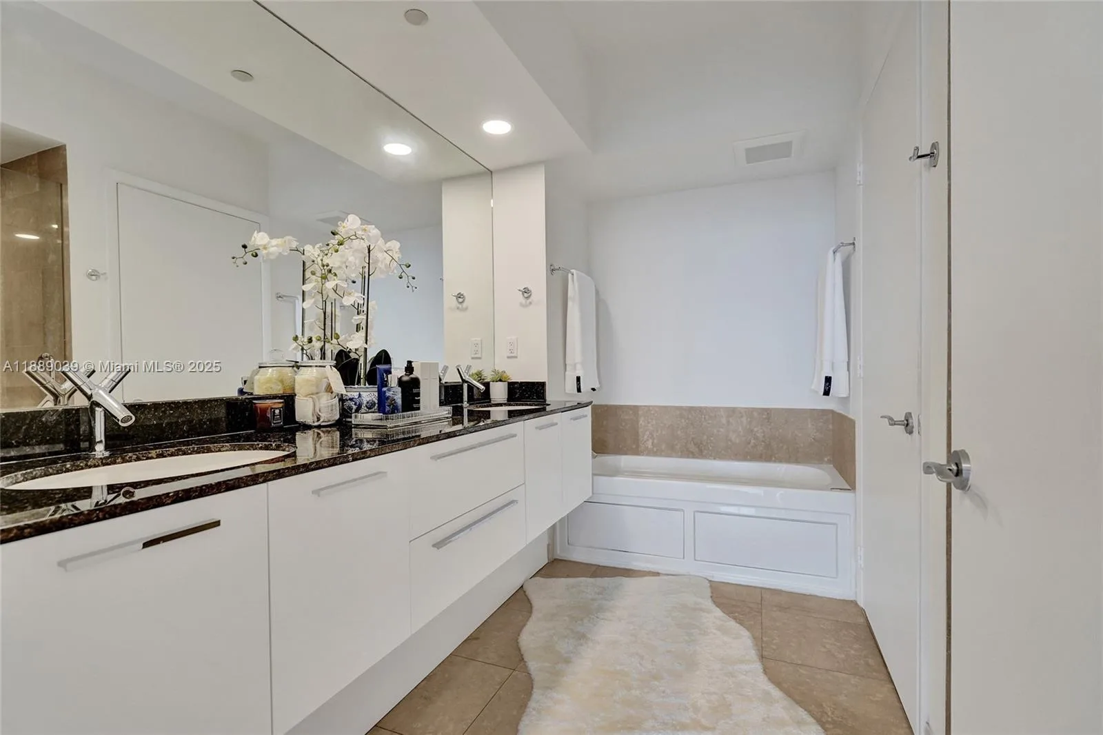 400 Alton Rd # 1505, Miami Beach, FL 33139 photo 13