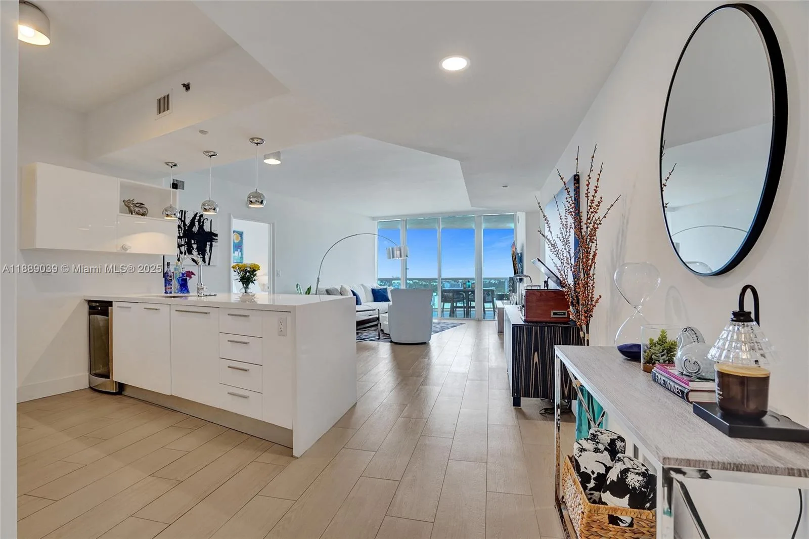 400 Alton Rd # 1505, Miami Beach, FL 33139 photo 3