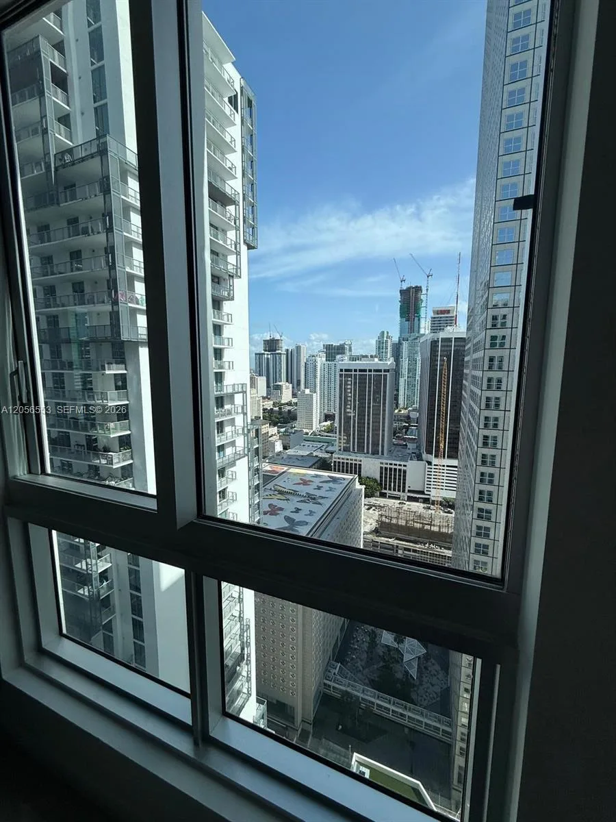 300 S Biscayne Blvd # T-3301, Miami, FL 33131 photo 3