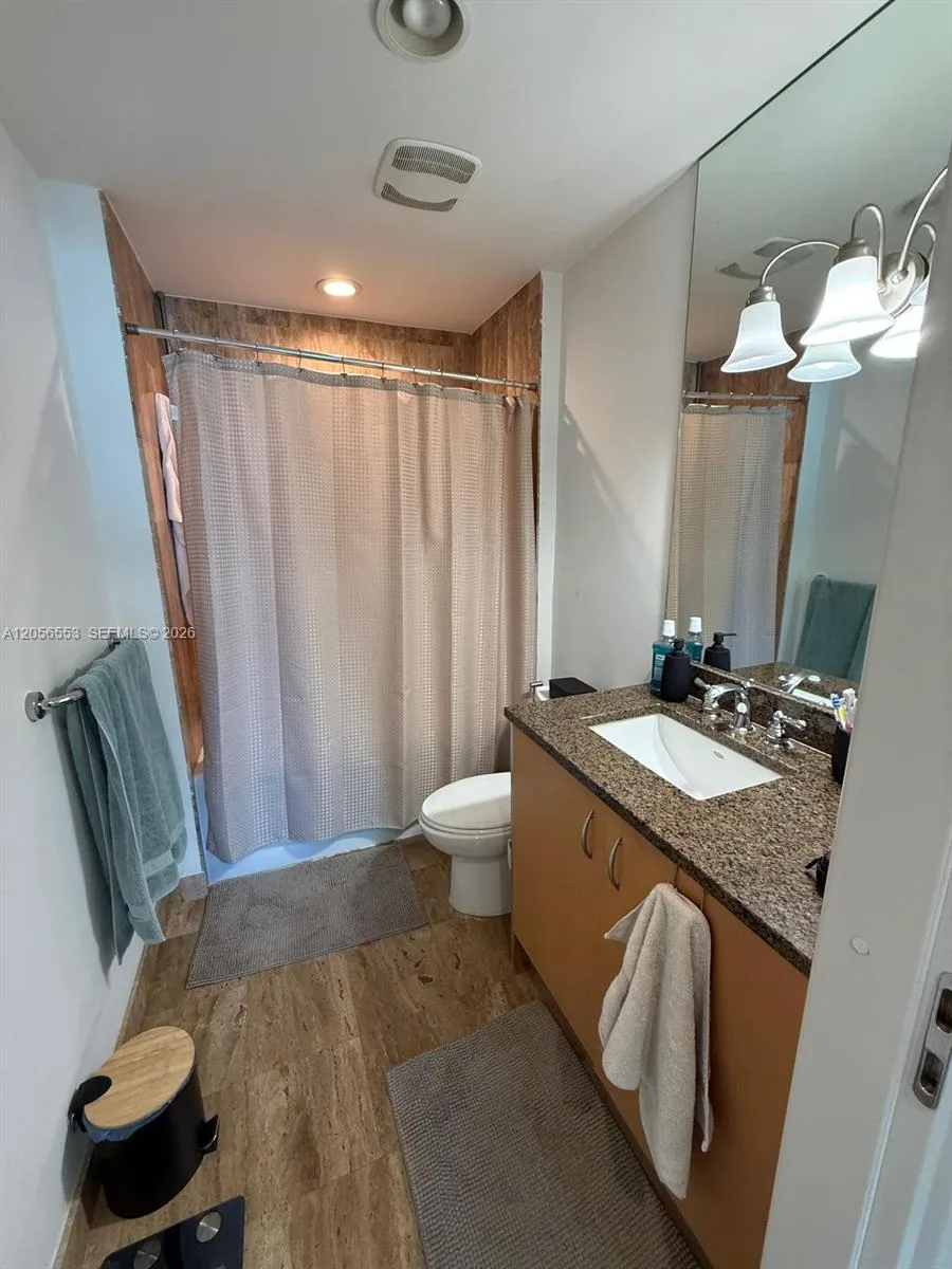 300 S Biscayne Blvd # T-3301, Miami, FL 33131 photo 8