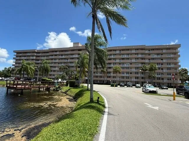250 JACARANDA Drive # 804, Plantation, FL 33324