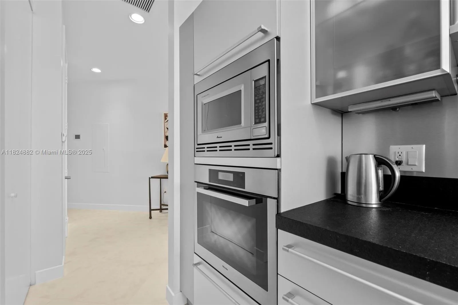 18201 Collins Ave # SPA201, Sunny Isles Beach, FL 33160 photo 6
