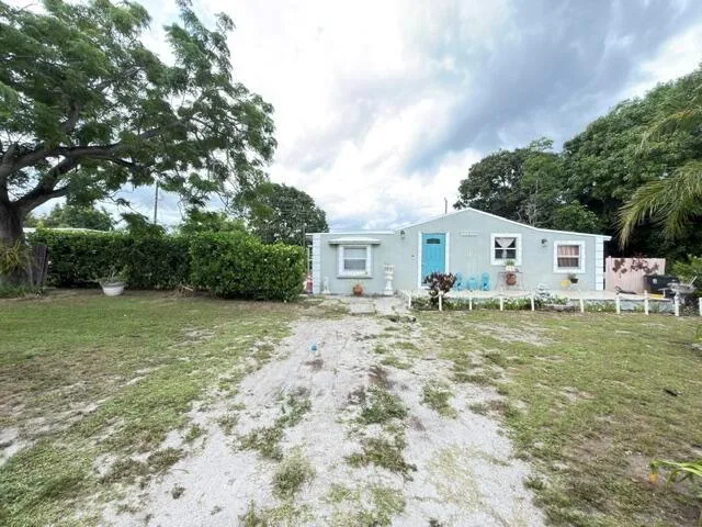 1185 Alto Road, Lake Worth, FL 33462