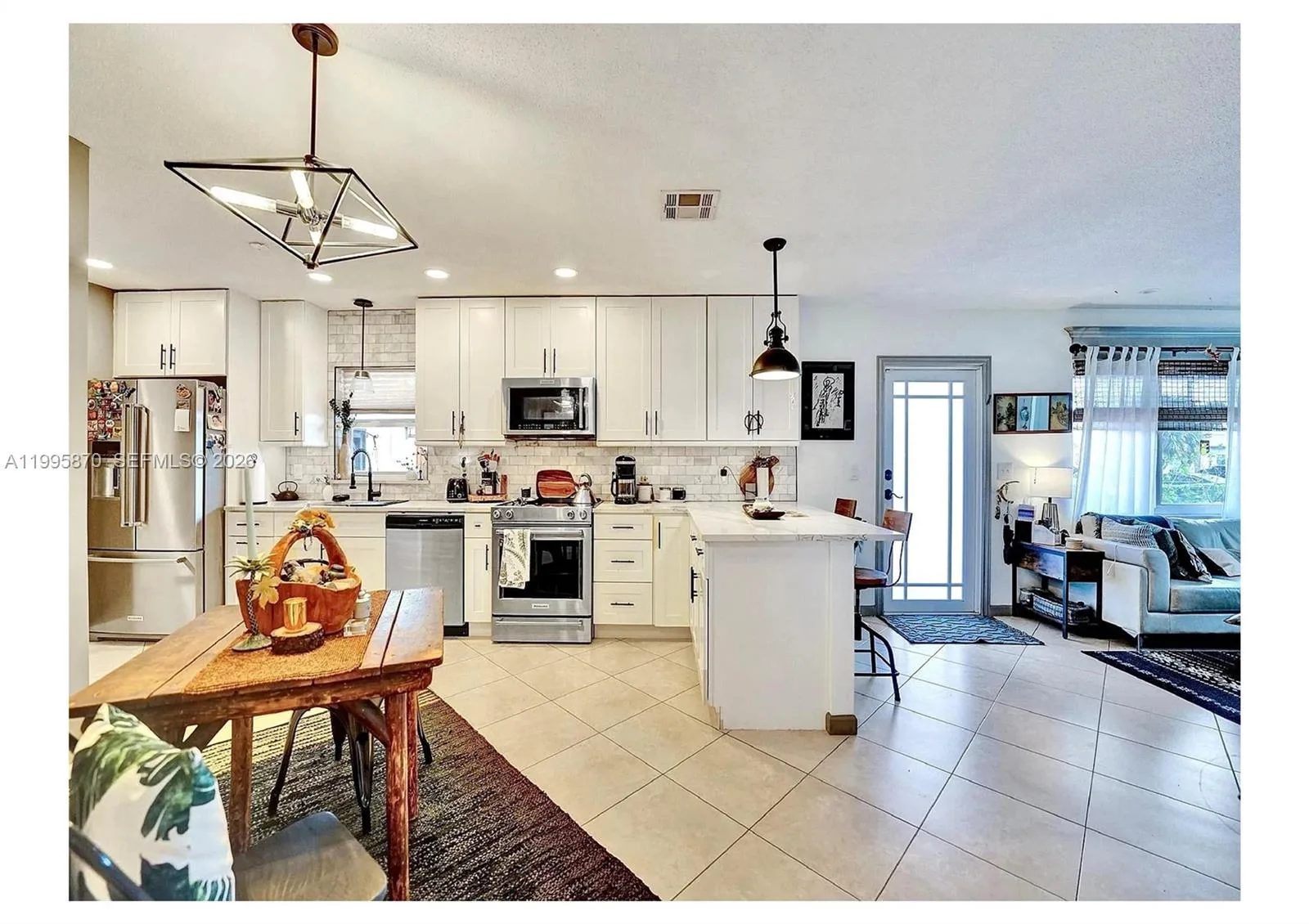 381 NE 42nd St, Oakland Park, FL 33334 photo 12
