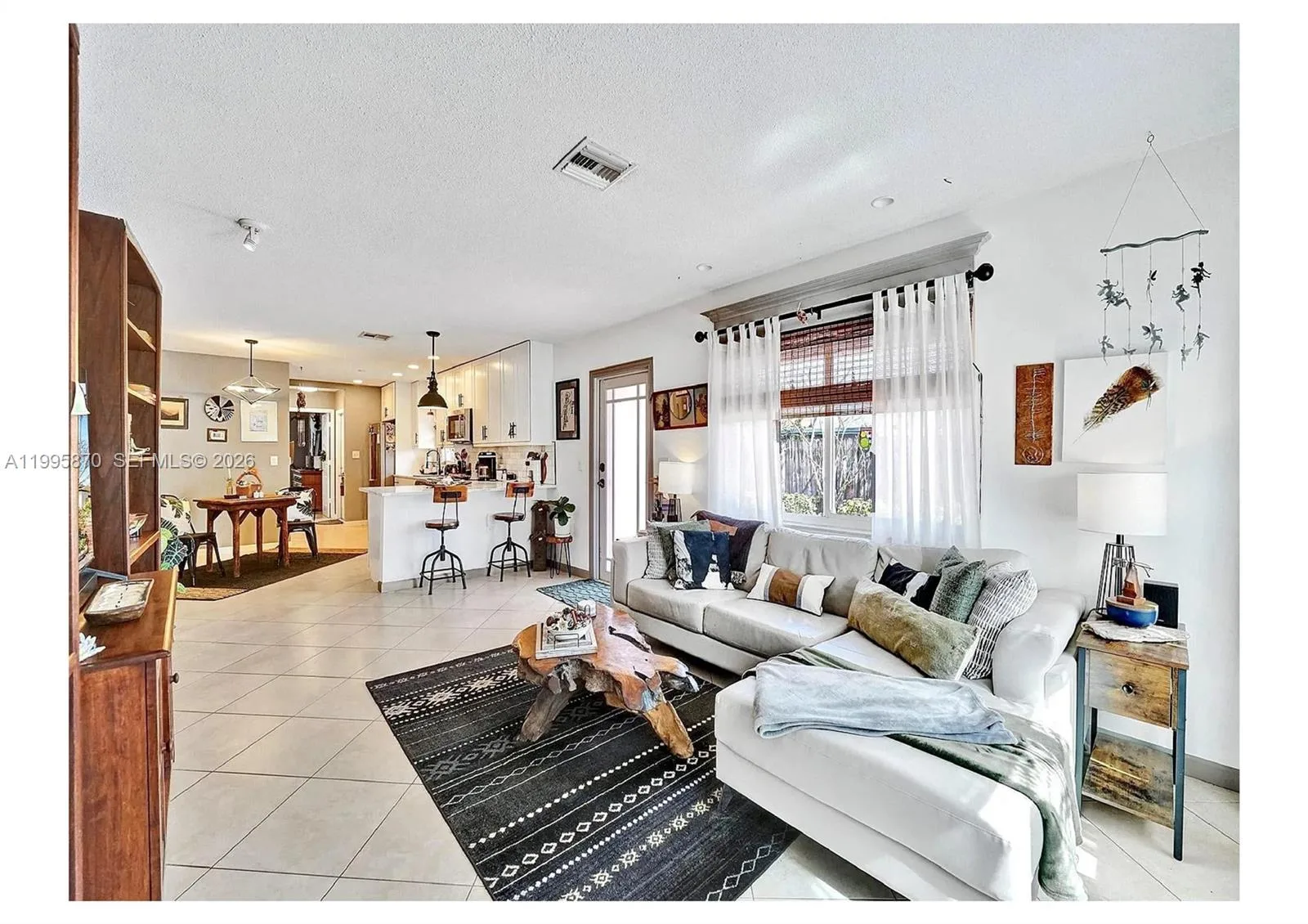 381 NE 42nd St, Oakland Park, FL 33334 photo 8