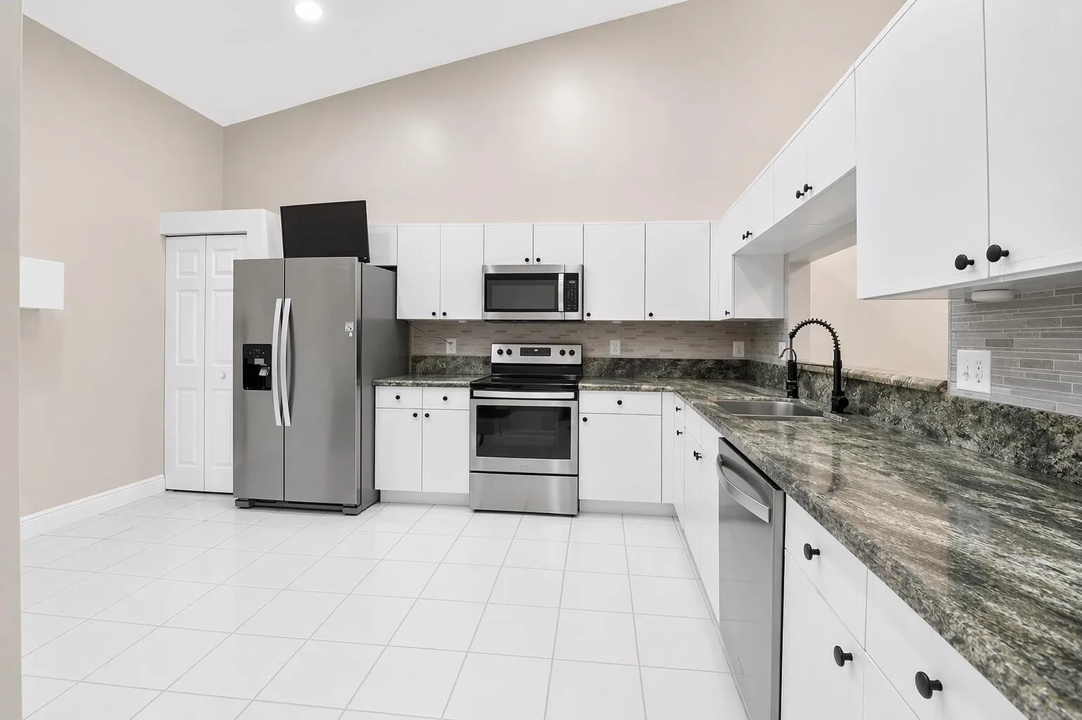 8298 Via Di Veneto, Boca Raton, FL 33496 photo 3