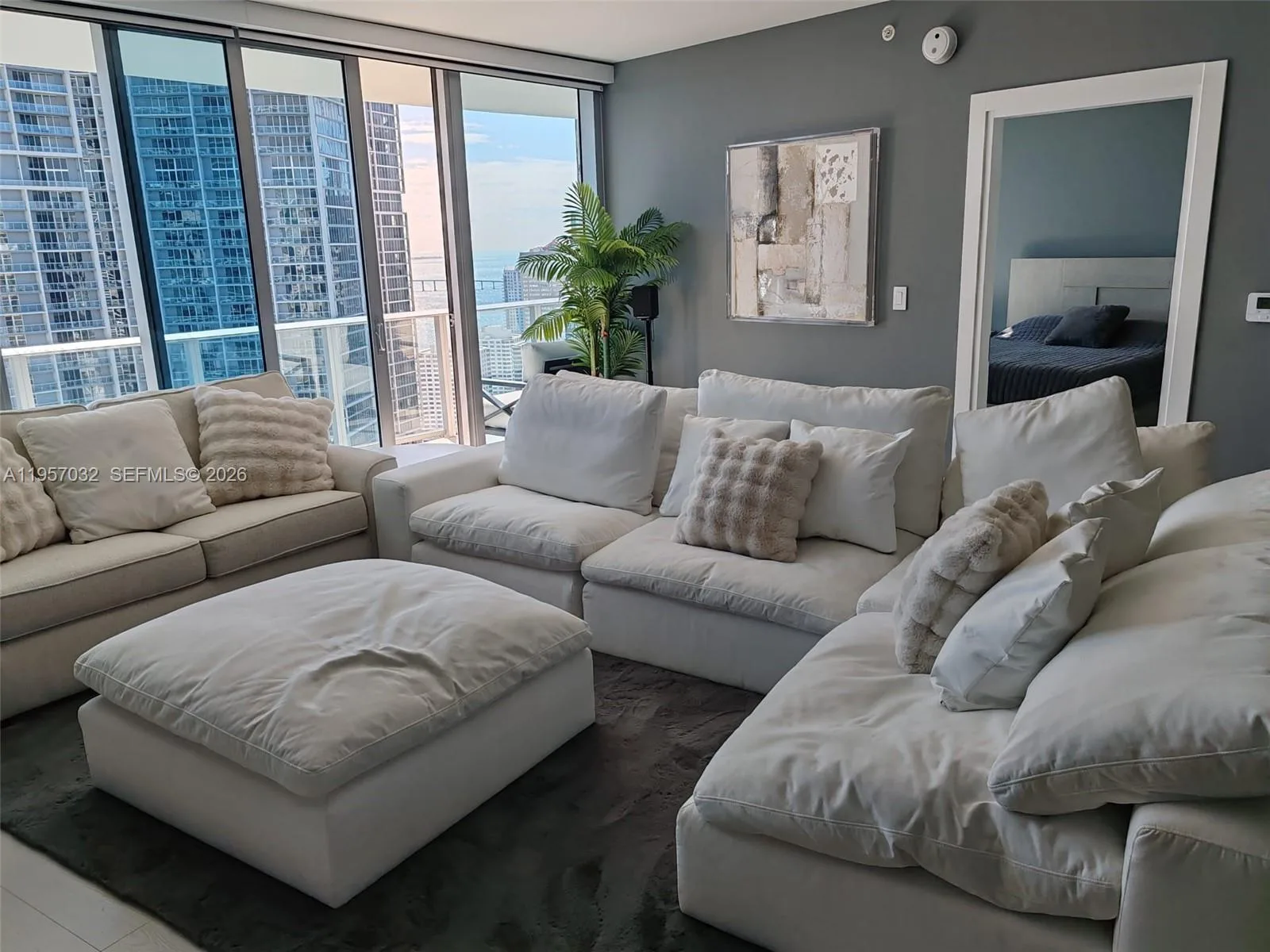 200 Biscayne Boulevard Way # 3907, Miami, FL 33131 photo 3