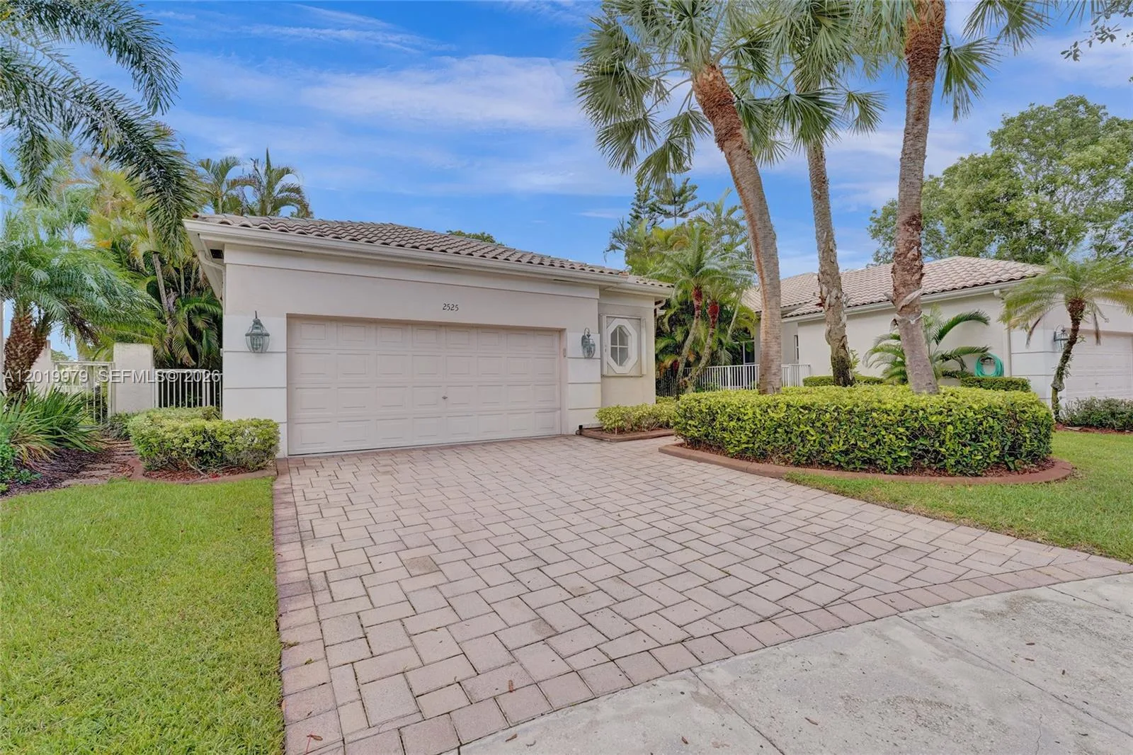 2525 Bay Pointe Ct, Weston, FL 33327