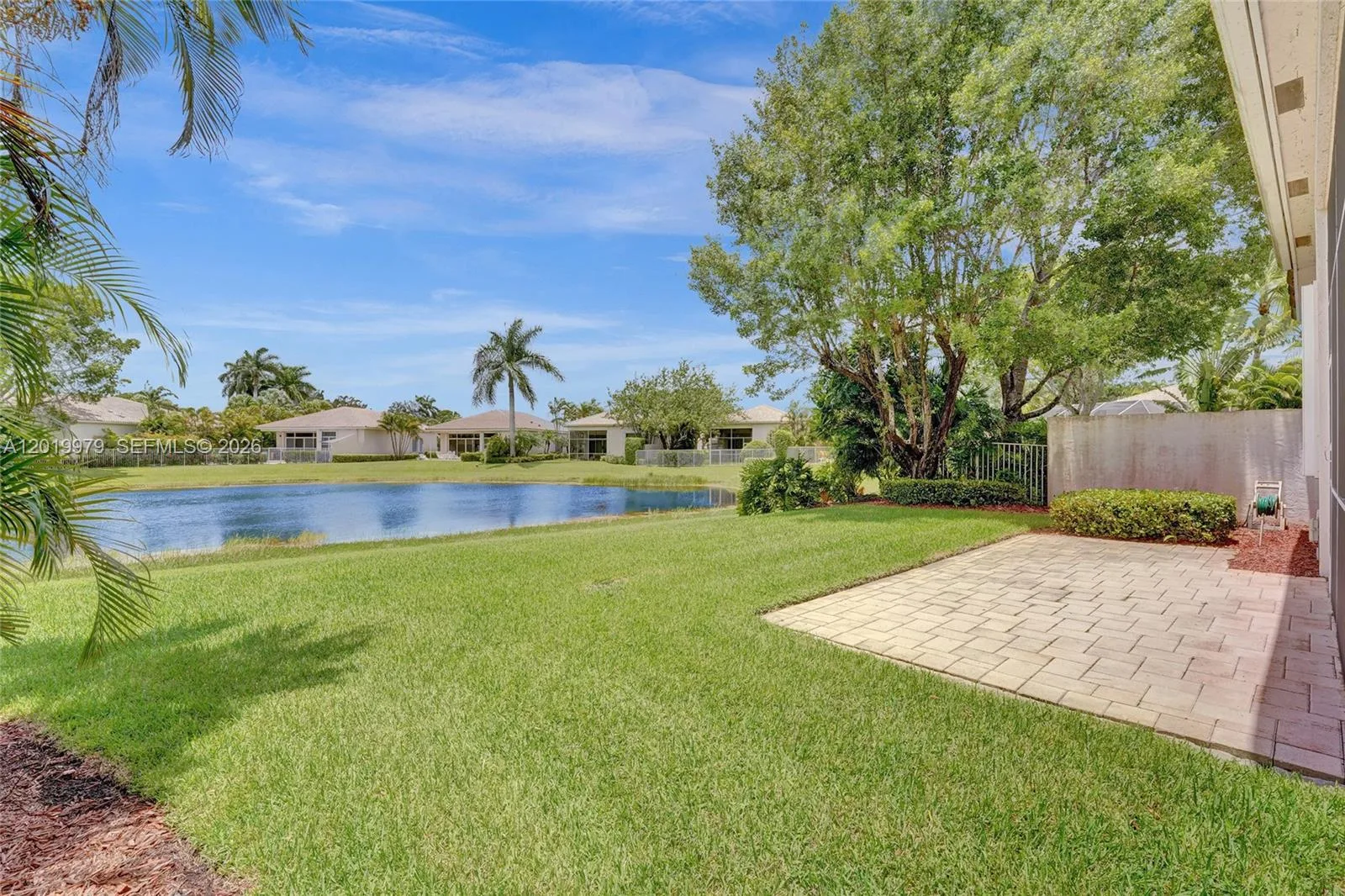 2525 Bay Pointe Ct, Weston, FL 33327 photo 8