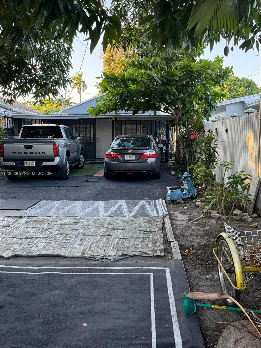 1111 NW 26th St, Miami, FL 33127 photo 2