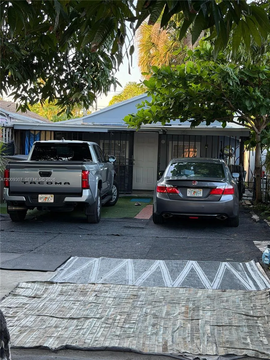 1111 NW 26th St, Miami, FL 33127 photo 3