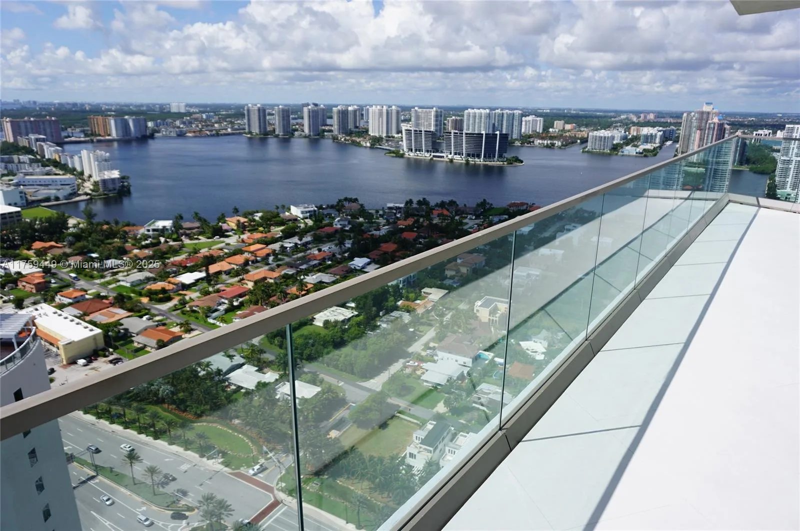 18975 SE Collins Ave # 3405, Sunny Isles Beach, FL 33160 photo 8