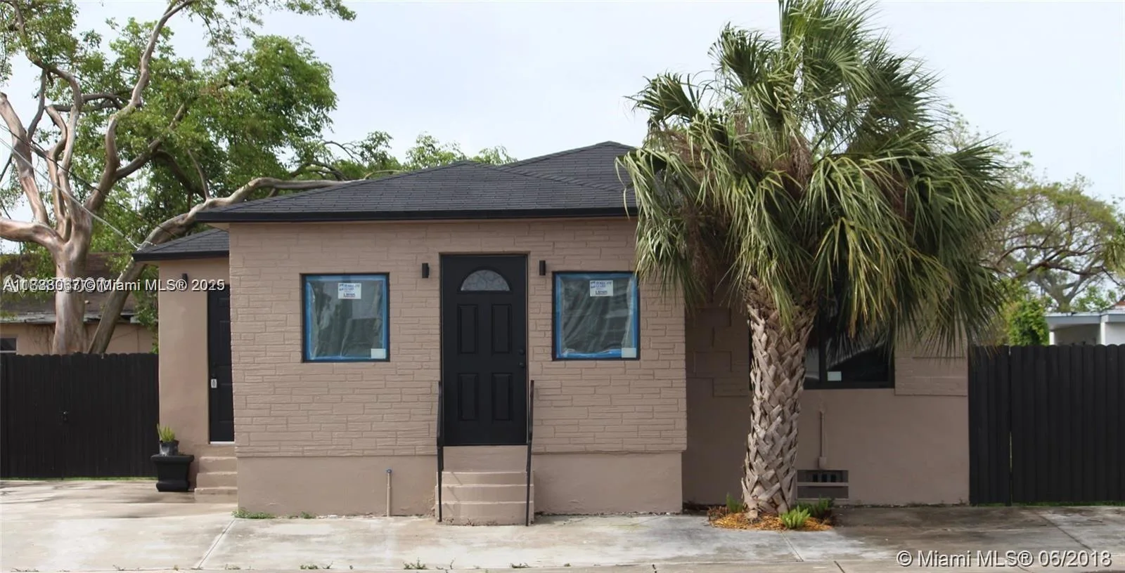 107 W Pembroke Rd, Hallandale Beach, FL 33009 photo 2