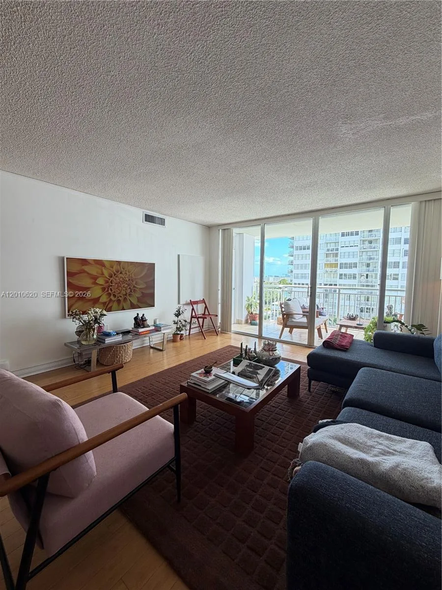 18061 Biscayne Blvd # 601, Aventura, FL 33160